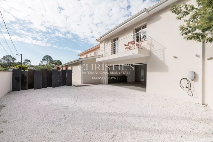 Image No.34-5 Bed House for sale