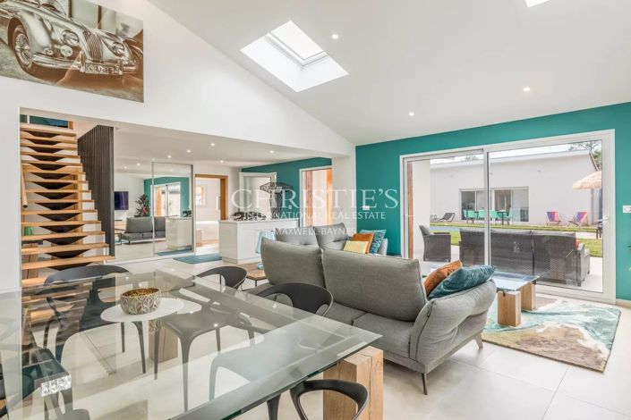 Image No.4-5 Bed House for sale