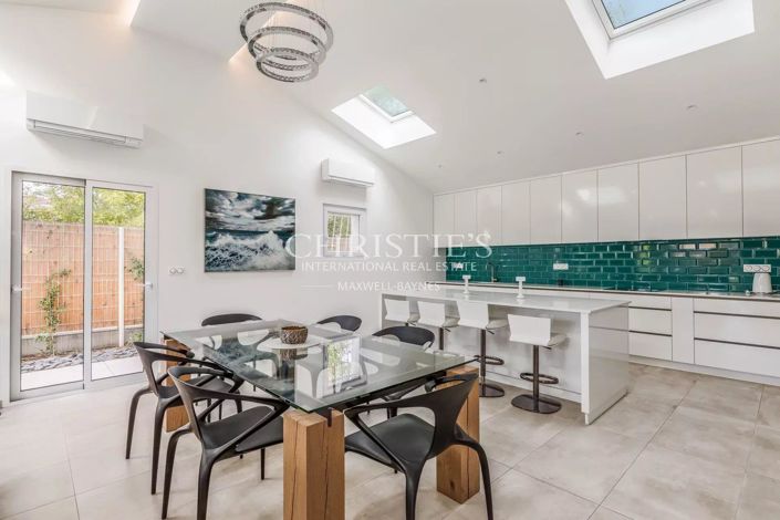 Image No.7-5 Bed House for sale