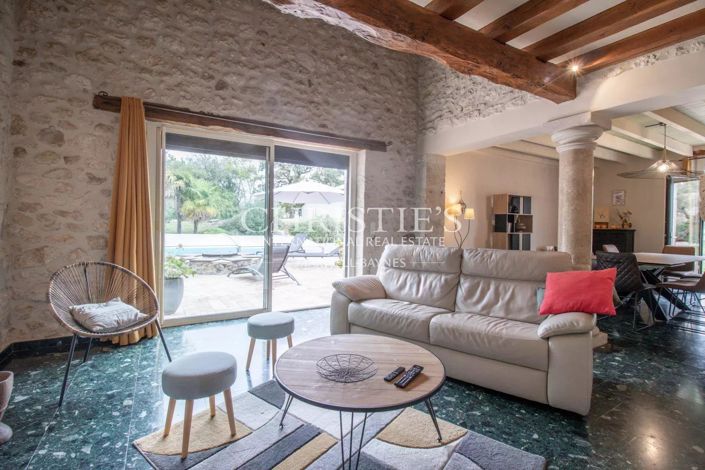 Image No.10-3 Bed House for sale