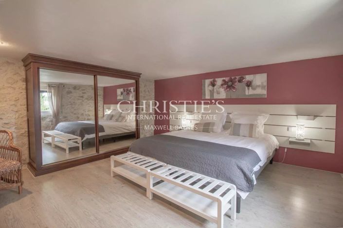 Image No.14-3 Bed House for sale