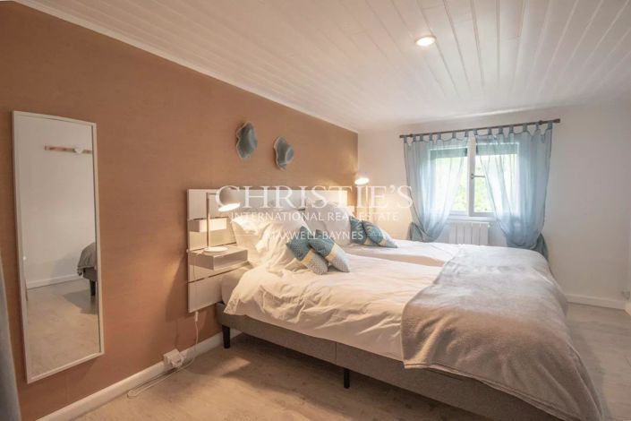 Image No.15-3 Bed House for sale