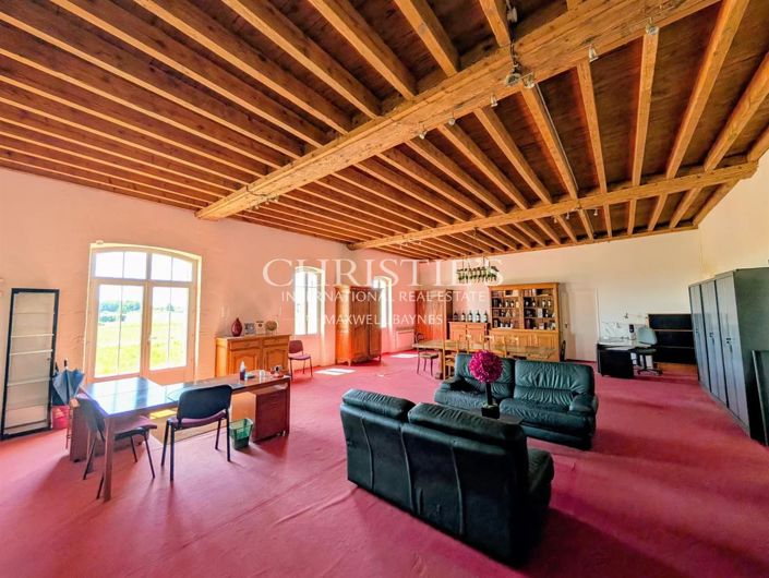 Image No.18-6 Bed House for sale