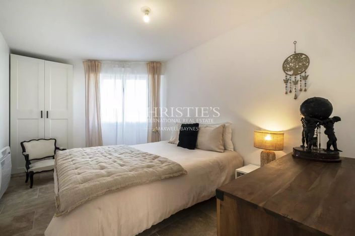 Image No.12-4 Bed House for sale