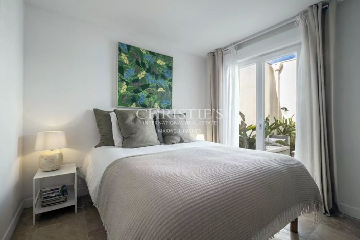 Image No.8-4 Bed House for sale