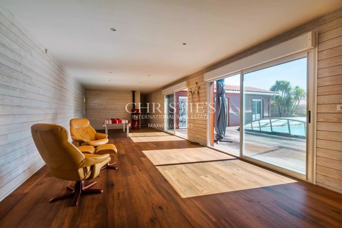 Image No.2-5 Bed House for sale