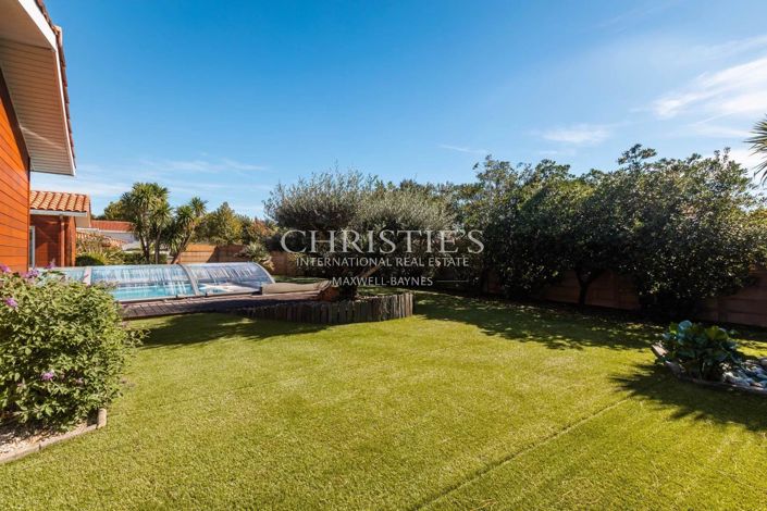 Image No.4-5 Bed House for sale