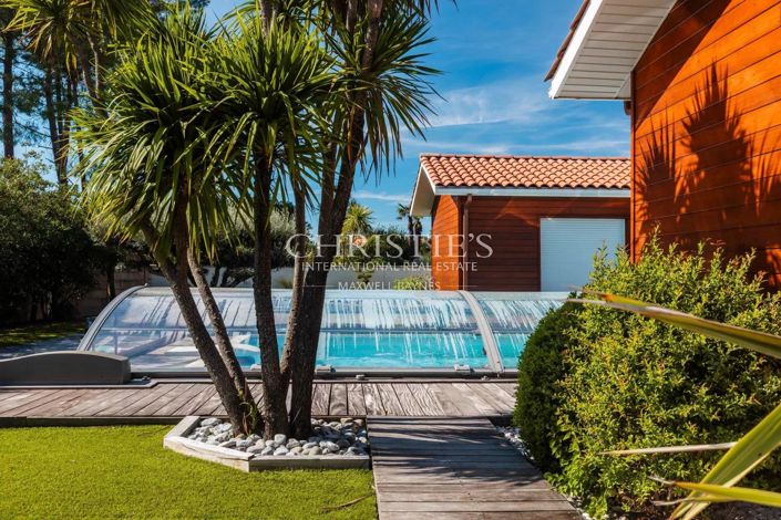 Image No.7-5 Bed House for sale