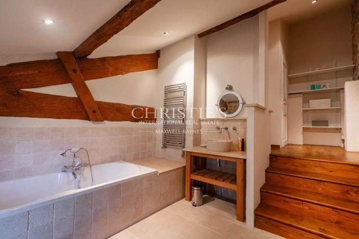 Image No.11-5 Bed House for sale