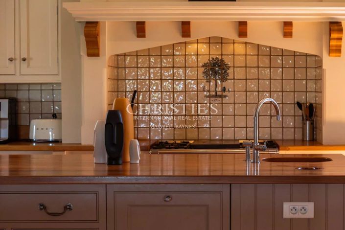 Image No.16-5 Bed House for sale