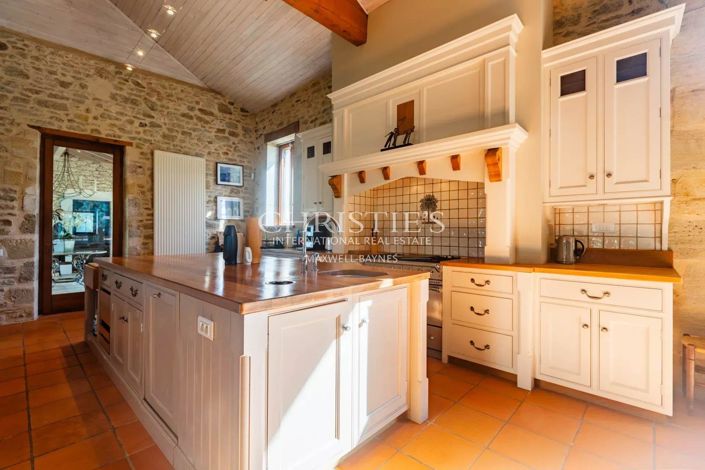 Image No.7-5 Bed House for sale