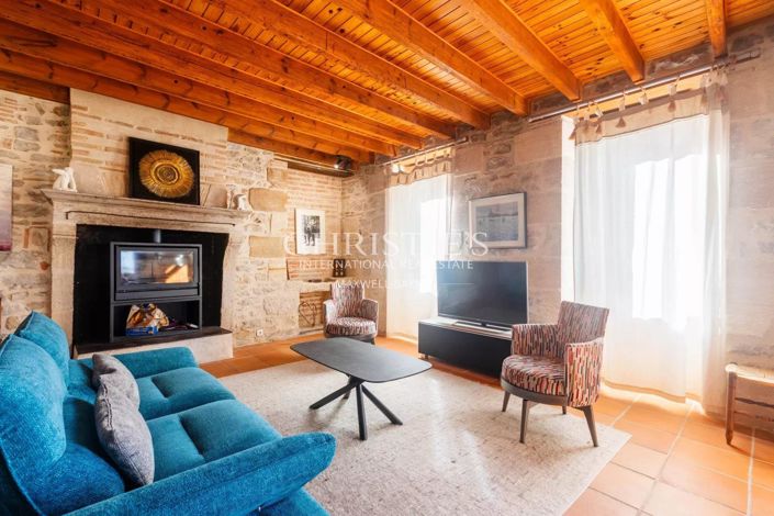 Image No.8-5 Bed House for sale