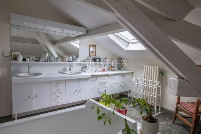 Image No.6-5 Bed House for sale