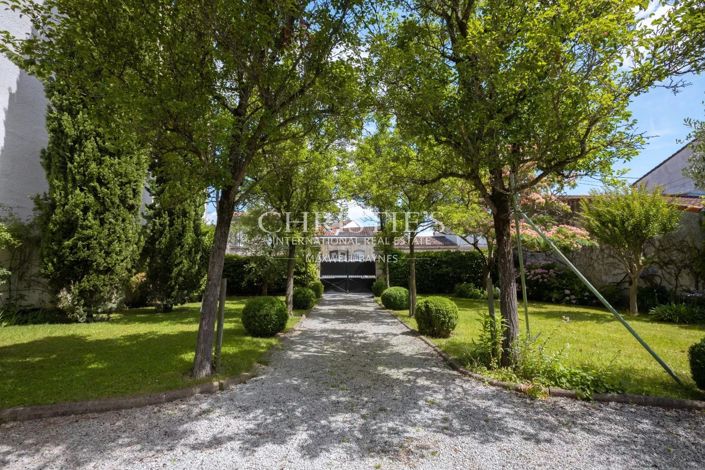 Image No.8-5 Bed House for sale