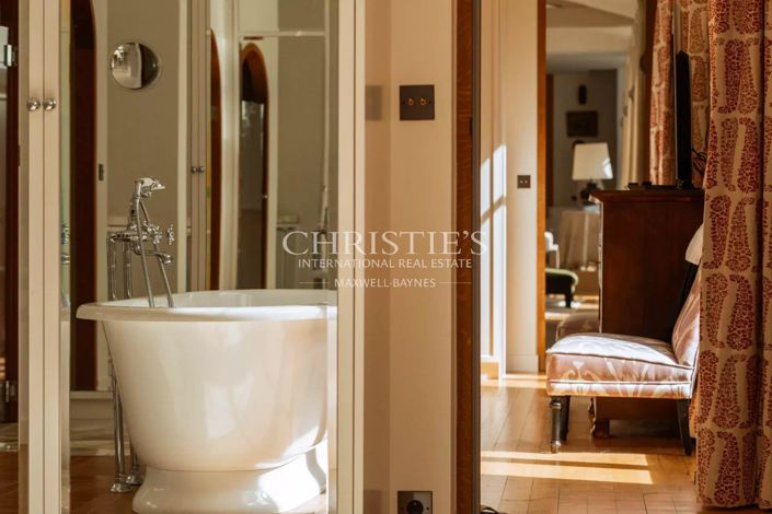 Image No.11-5 Bed House for sale