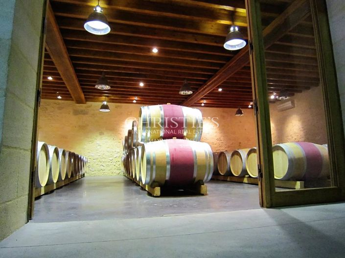 Image No.18-6 Bed House for sale