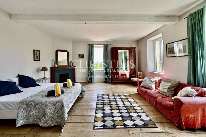 Image No.17-12 Bed House for sale