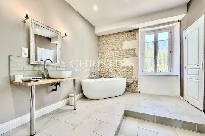 Image No.19-12 Bed House for sale