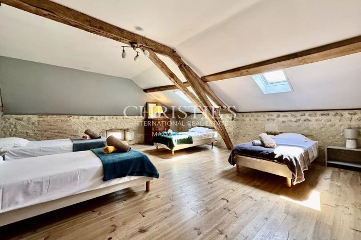 Image No.21-12 Bed House for sale