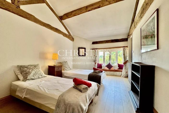 Image No.25-12 Bed House for sale