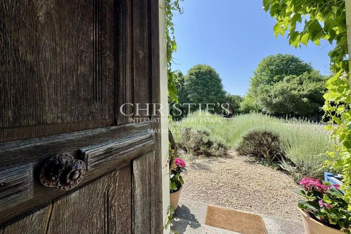 Image No.5-12 Bed House for sale