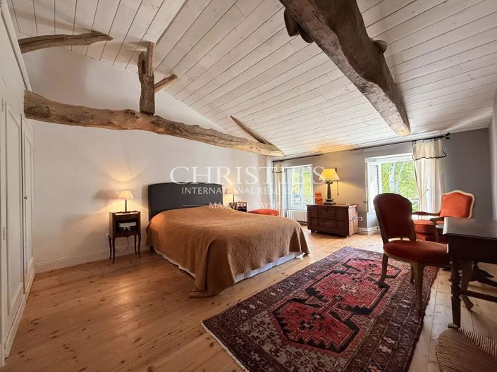 Image No.30-6 Bed House for sale