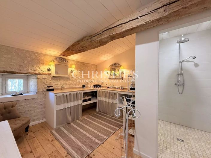 Image No.31-6 Bed House for sale