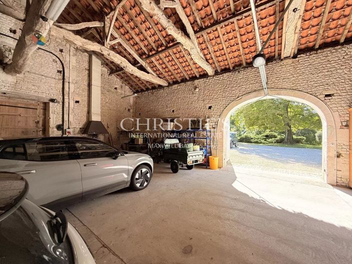 Image No.36-6 Bed House for sale