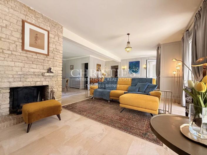 Image No.9-6 Bed House for sale