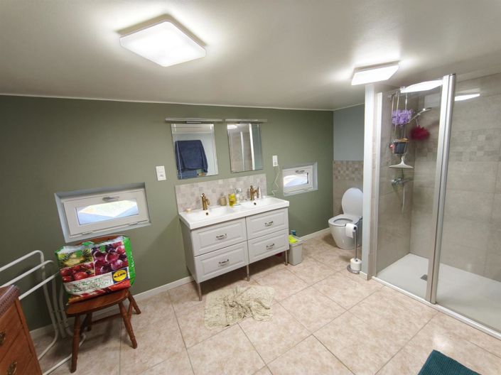 Image No.16-5 Bed House for sale