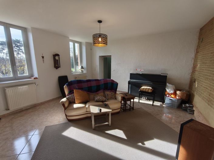 Image No.8-5 Bed House for sale