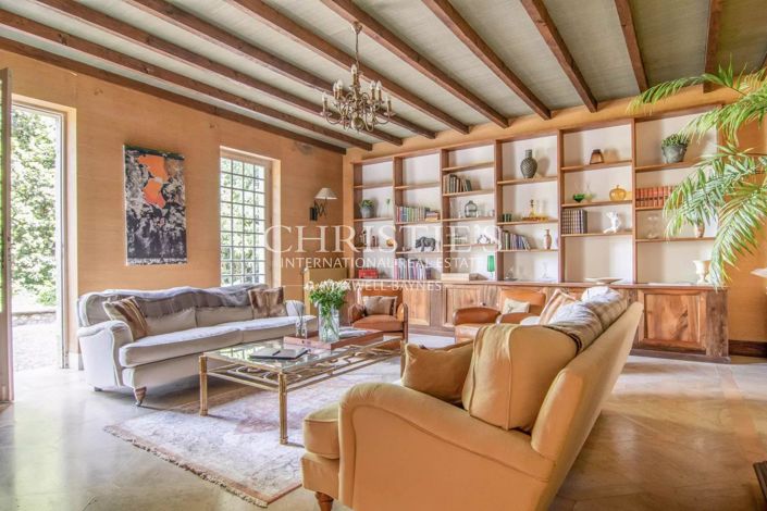 Image No.12-10 Bed House for sale