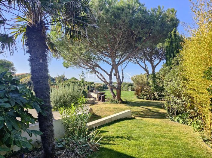 Image No.16-5 Bed House for sale