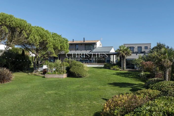 Image No.17-5 Bed House for sale