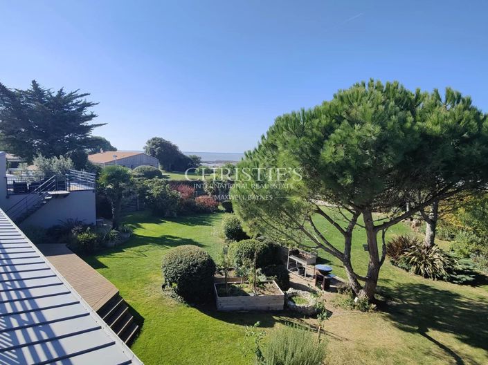 Image No.2-5 Bed House for sale