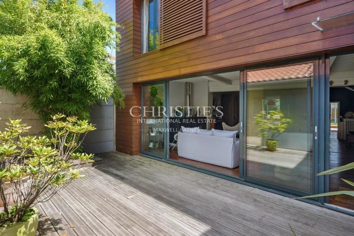 Image No.2-4 Bed House for sale