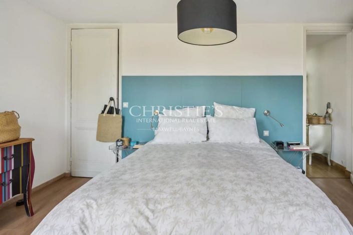 Image No.8-4 Bed House for sale