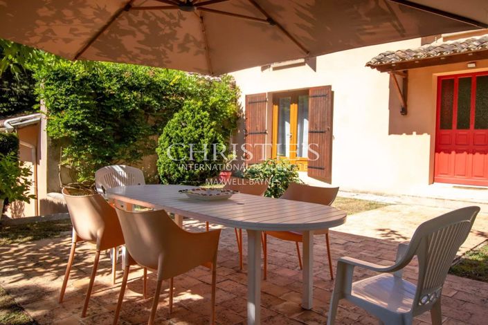 Image No.16-5 Bed House for sale