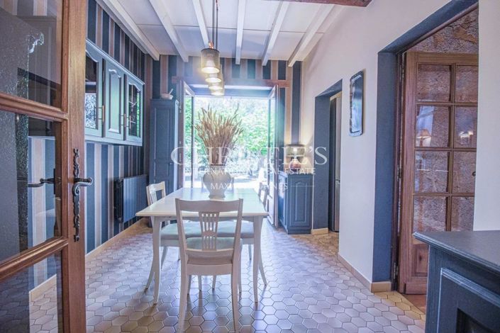 Image No.5-5 Bed House for sale