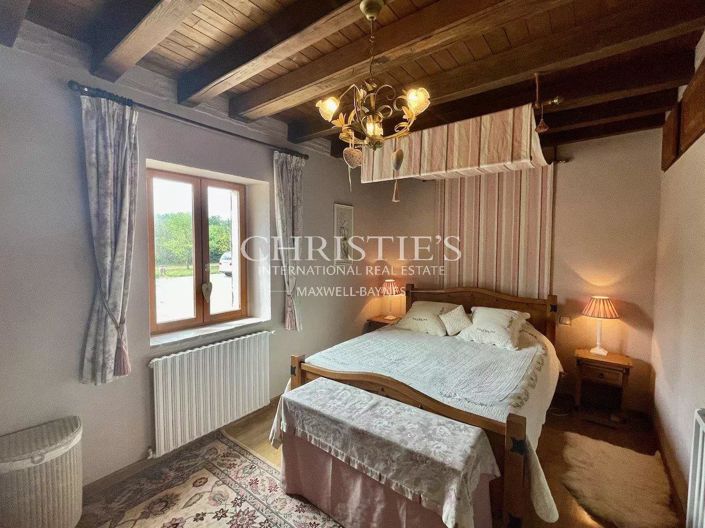 Image No.7-6 Bed House for sale