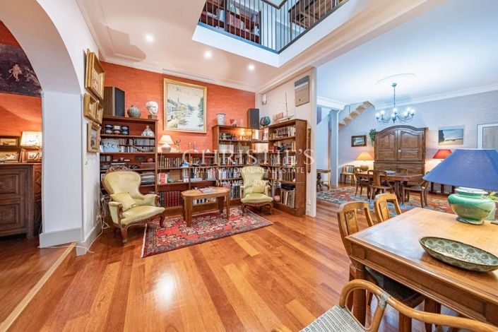 Image No.2-5 Bed House for sale