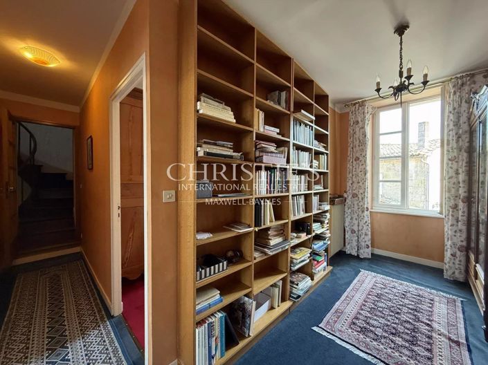 Image No.15-6 Bed House for sale