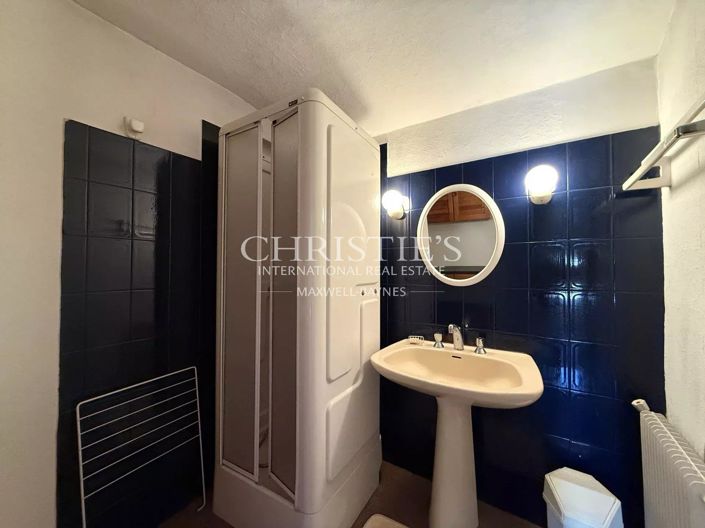 Image No.22-6 Bed House for sale