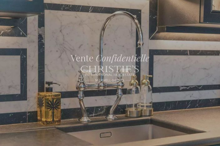 Image No.3-8 Bed House for sale