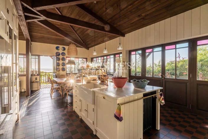 Image No.9-6 Bed House for sale