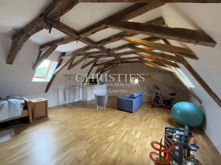 Image No.17-8 Bed House for sale