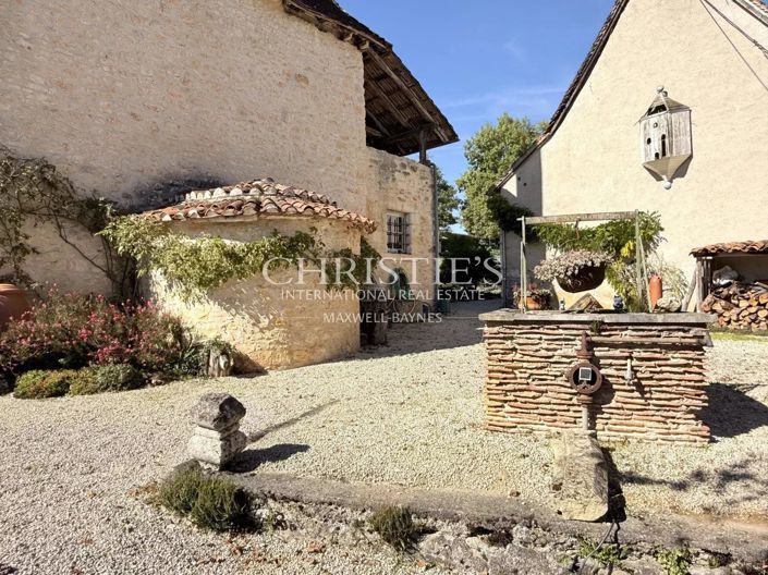 Image No.19-8 Bed House for sale