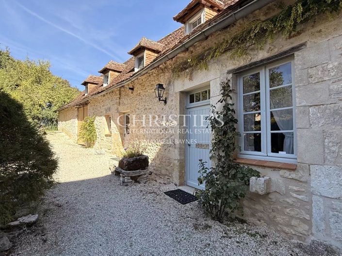 Image No.20-8 Bed House for sale