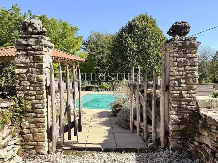 Image No.6-8 Bed House for sale