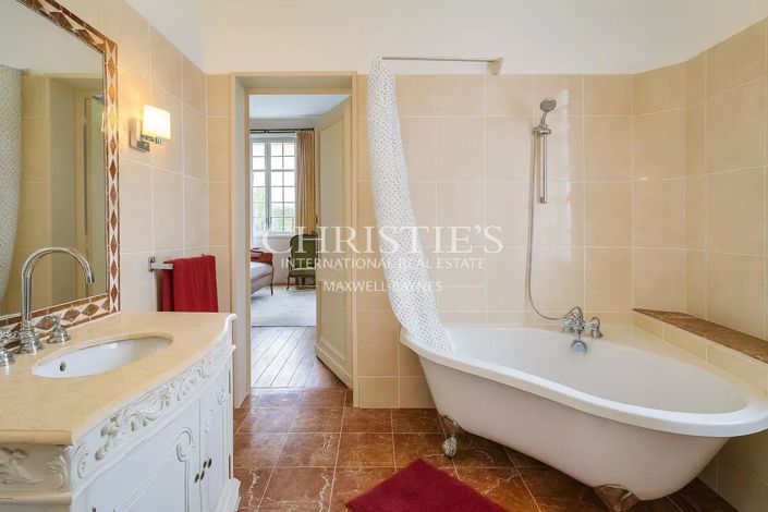 Image No.21-4 Bed House for sale